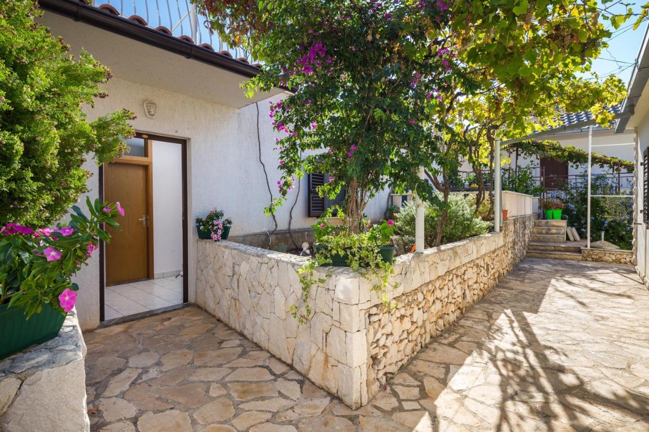 Apartments Bose Kanica On The Sea Sevid Exterior photo
